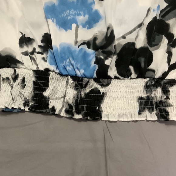 Flutter Sleeve Silky Floral Top - Picture 2 of 4